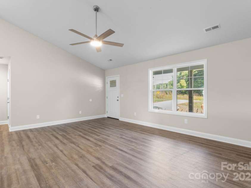 6009 Zoo Parkway, Asheboro, NC 27205.  MLS# CAR4310404, YatesRealty ID 14720. 