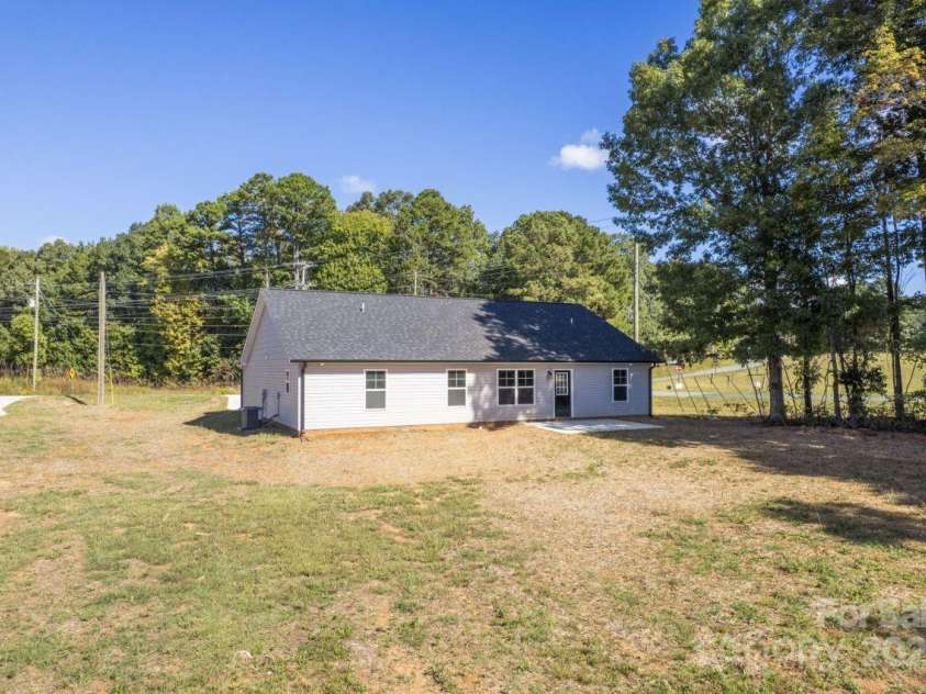6009 Zoo Parkway, Asheboro, NC 27205.  MLS# CAR4310404, YatesRealty ID 14720. 