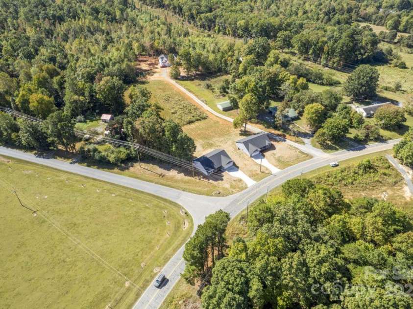 6009 Zoo Parkway, Asheboro, NC 27205.  MLS# CAR4310404, YatesRealty ID 14720. 