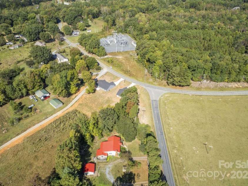 6009 Zoo Parkway, Asheboro, NC 27205.  MLS# CAR4310404, YatesRealty ID 14720. 