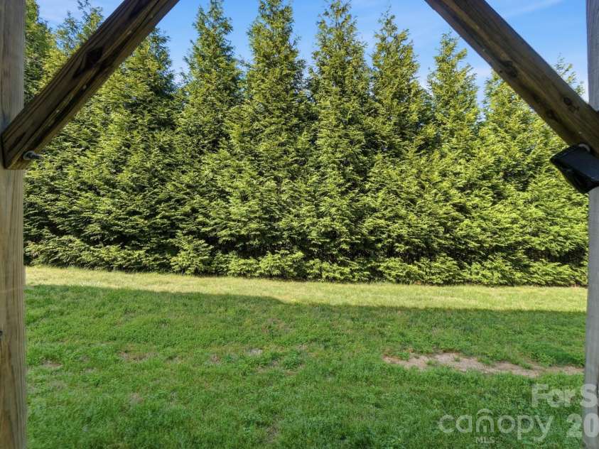 117 Langhorne Drive, Mount Holly, NC 28120.  MLS# CAR4371907, YatesRealty ID 14721. 