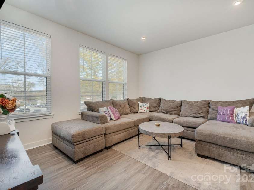 532 Billingsley Road, Charlotte, NC 28211.  MLS# CAR4241781, YatesRealty ID 14721. 