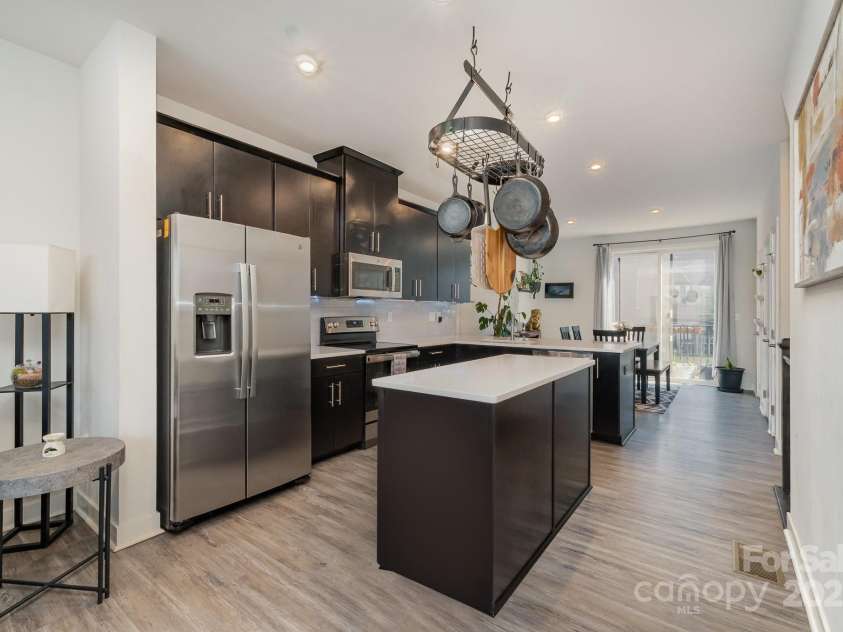 532 Billingsley Road, Charlotte, NC 28211.  MLS# CAR4241781, YatesRealty ID 14721. 
