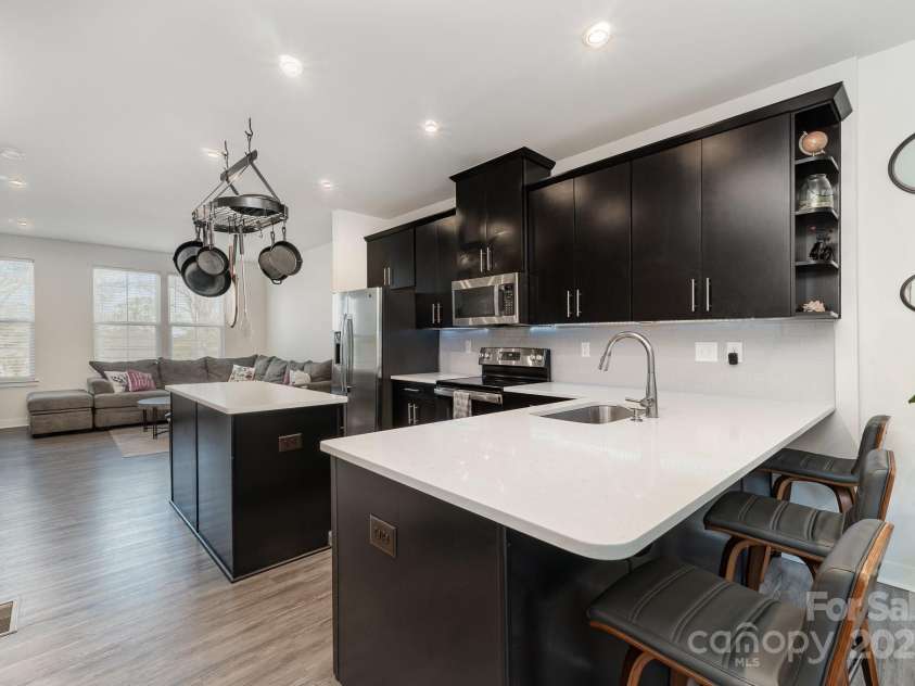 532 Billingsley Road, Charlotte, NC 28211.  MLS# CAR4241781, YatesRealty ID 14721. 