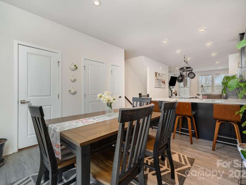 532 Billingsley Road, Charlotte, NC 28211.  MLS# CAR4241781, YatesRealty ID 14721. 