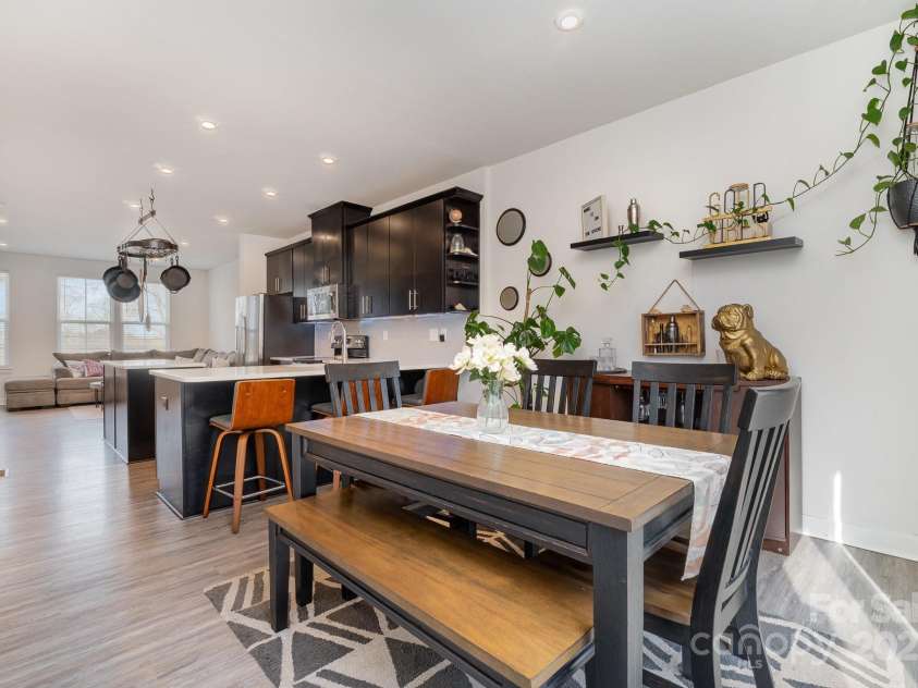 532 Billingsley Road, Charlotte, NC 28211.  MLS# CAR4241781, YatesRealty ID 14721. 
