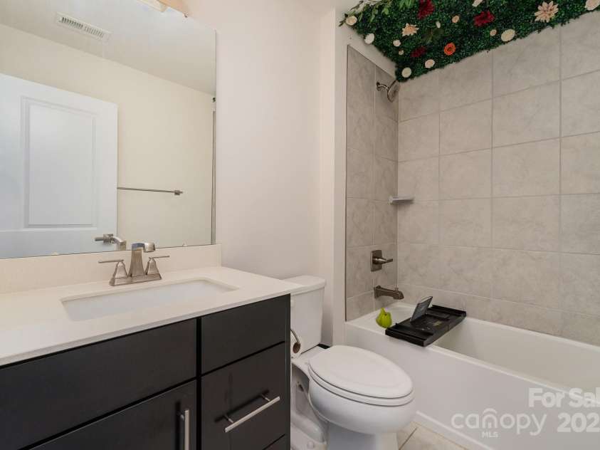 532 Billingsley Road, Charlotte, NC 28211.  MLS# CAR4241781, YatesRealty ID 14721. 