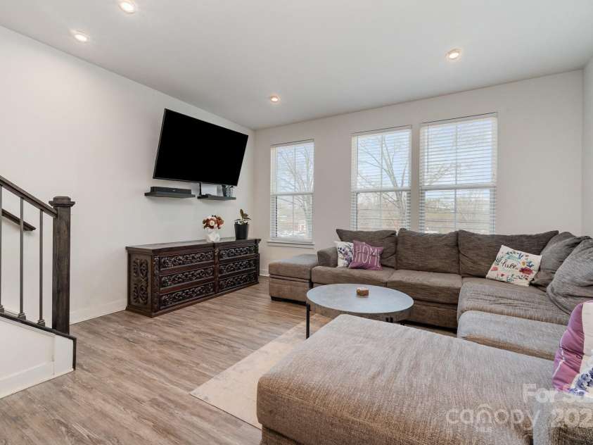 532 Billingsley Road, Charlotte, NC 28211.  MLS# CAR4241781, YatesRealty ID 14721. 
