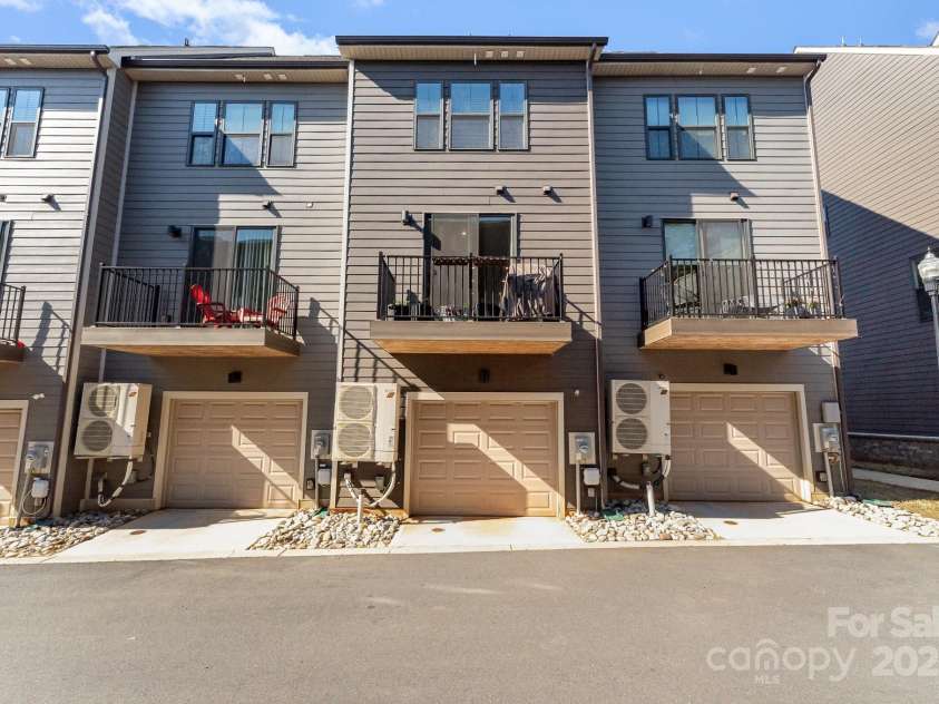 532 Billingsley Road, Charlotte, NC 28211.  MLS# CAR4241781, YatesRealty ID 14721. 