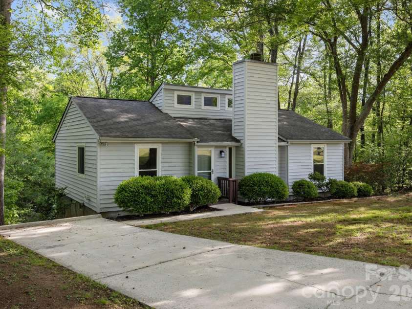 5979 Tall Tree Lane, Harrisburg, NC 28075.  MLS# CAR4370222, YatesRealty ID 14722. Expansive driveway. 