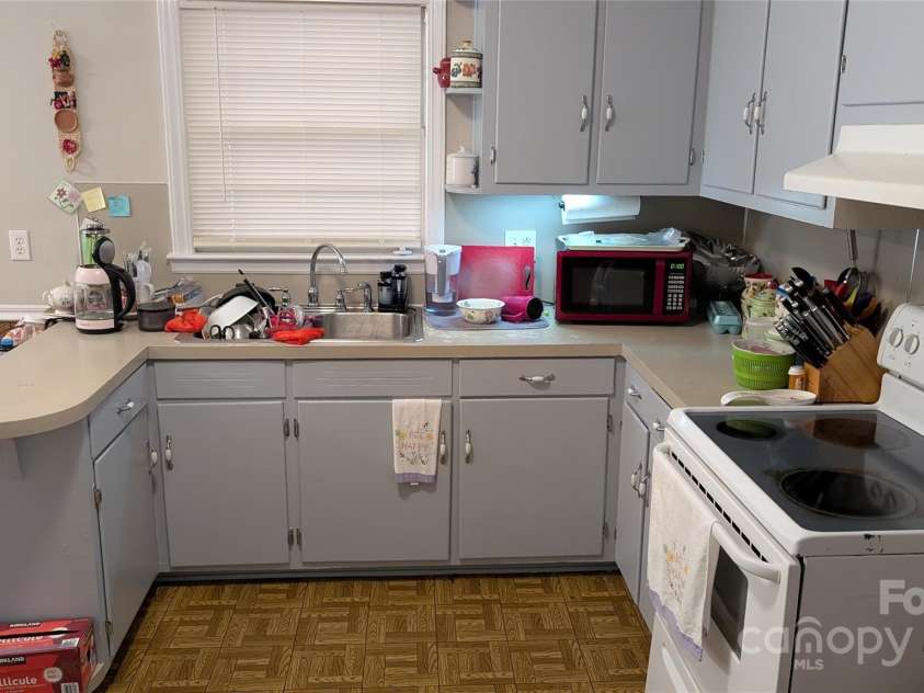 718 Dogwood Avenue, Lincolnton, NC 28092.  MLS# CAR4256040, YatesRealty ID 14722. 