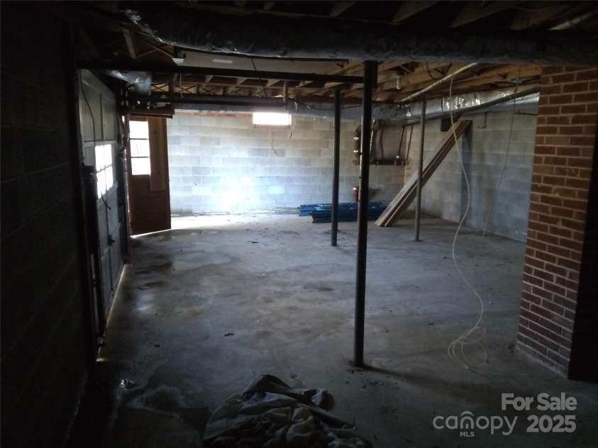 718 Dogwood Avenue, Lincolnton, NC 28092.  MLS# CAR4256040, YatesRealty ID 14722. 