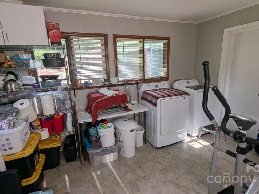 718 Dogwood Avenue, Lincolnton, NC 28092.  MLS# CAR4256040, YatesRealty ID 14722. 