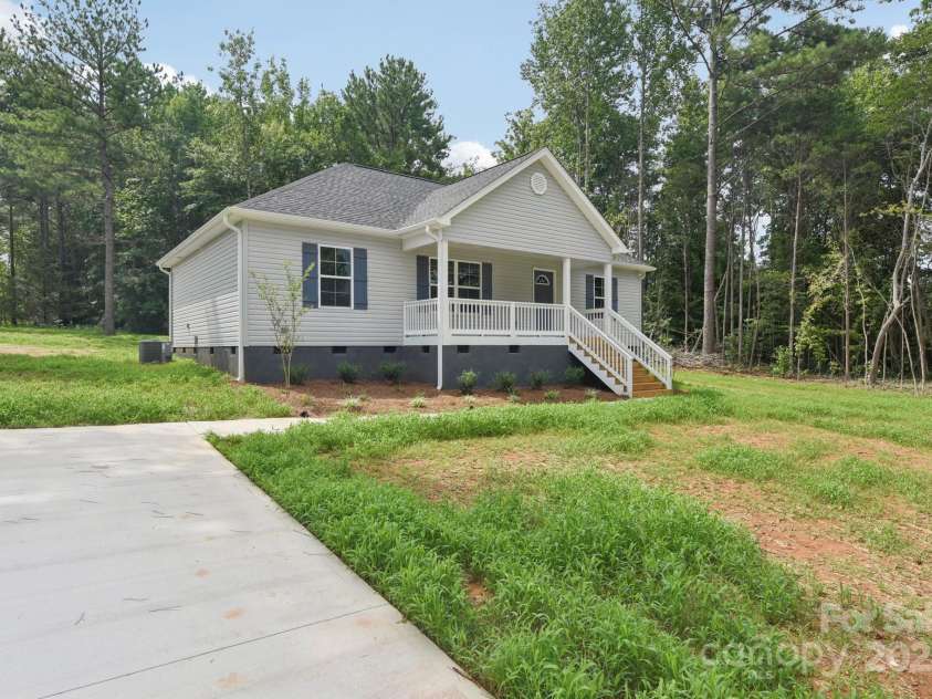 1669 California Road, York, SC 29745.  MLS# CAR4257884, YatesRealty ID 14723. 