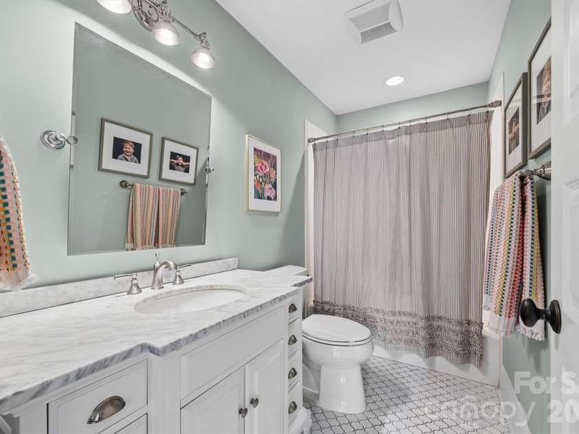 2240 Bay Street, Charlotte, NC 28205.  MLS# CAR4369987, YatesRealty ID 14723. 