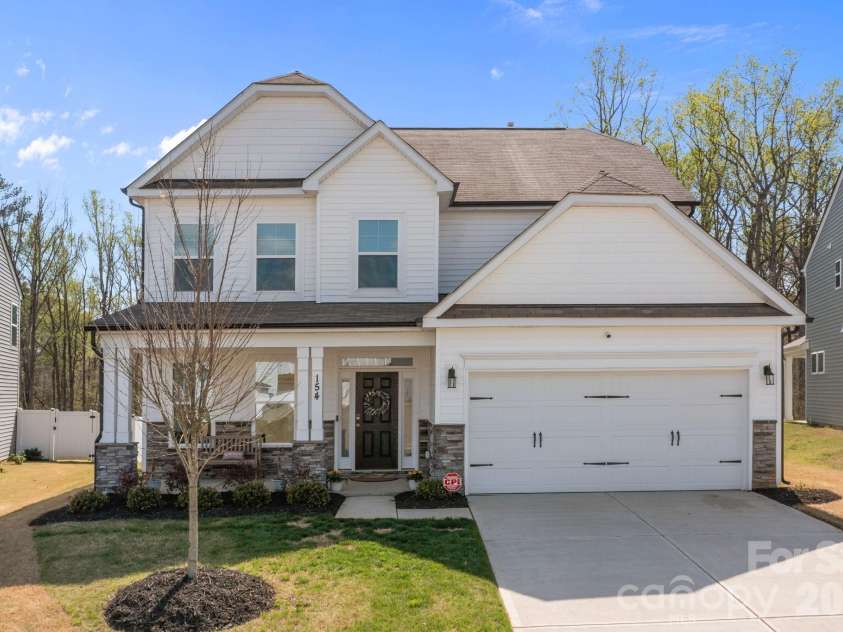 154 Cotton Field Drive, Statesville, NC 28677.  MLS# CAR4358774, YatesRealty ID 14724. 