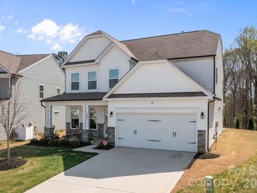 154 Cotton Field Drive, Statesville, NC 28677.  MLS# CAR4358774, YatesRealty ID 14724. 