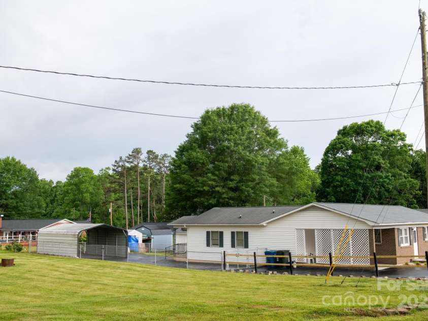 2212 10th Avenue, Hickory, NC 28601.  MLS# CAR4260965, YatesRealty ID 14724. Wide view.