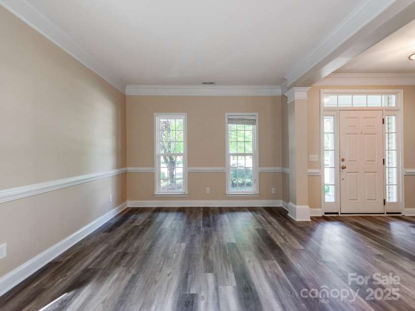 533 Montgrove Place, Concord, NC 28027.  MLS# CAR4255998, YatesRealty ID 14725. Living Rm/Dining Room
