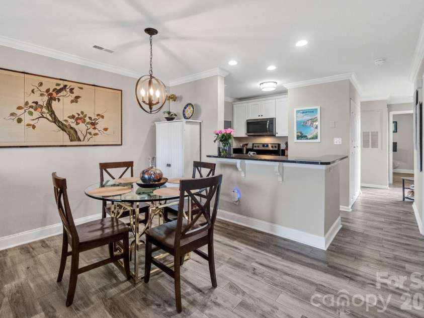 18695 Vineyard Point Lane, Cornelius, NC 28031.  MLS# CAR4350296, YatesRealty ID 14726. 