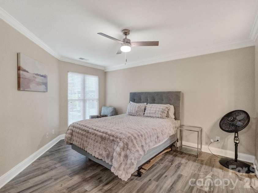 18695 Vineyard Point Lane, Cornelius, NC 28031.  MLS# CAR4350296, YatesRealty ID 14726. 