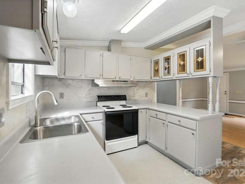 621 Harper Davis Road, Lake Wylie, SC 29710.  MLS# CAR4247083, YatesRealty ID 14726. 