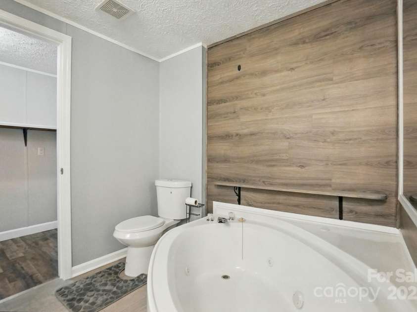 621 Harper Davis Road, Lake Wylie, SC 29710.  MLS# CAR4247083, YatesRealty ID 14726. 