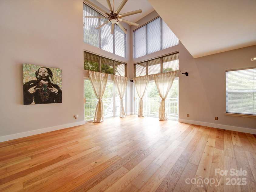 650 Raphael Place, Charlotte, NC 28205.  MLS# CAR4248746, YatesRealty ID 14727. 