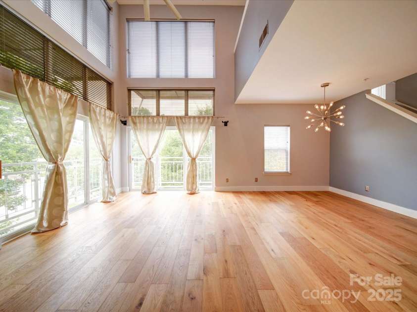 650 Raphael Place, Charlotte, NC 28205.  MLS# CAR4248746, YatesRealty ID 14727. 