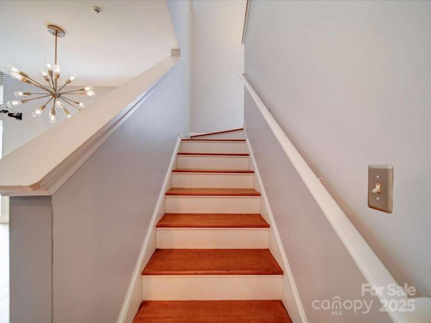 650 Raphael Place, Charlotte, NC 28205.  MLS# CAR4248746, YatesRealty ID 14727. 