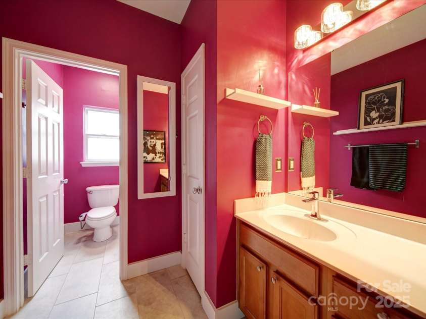 650 Raphael Place, Charlotte, NC 28205.  MLS# CAR4248746, YatesRealty ID 14727. 