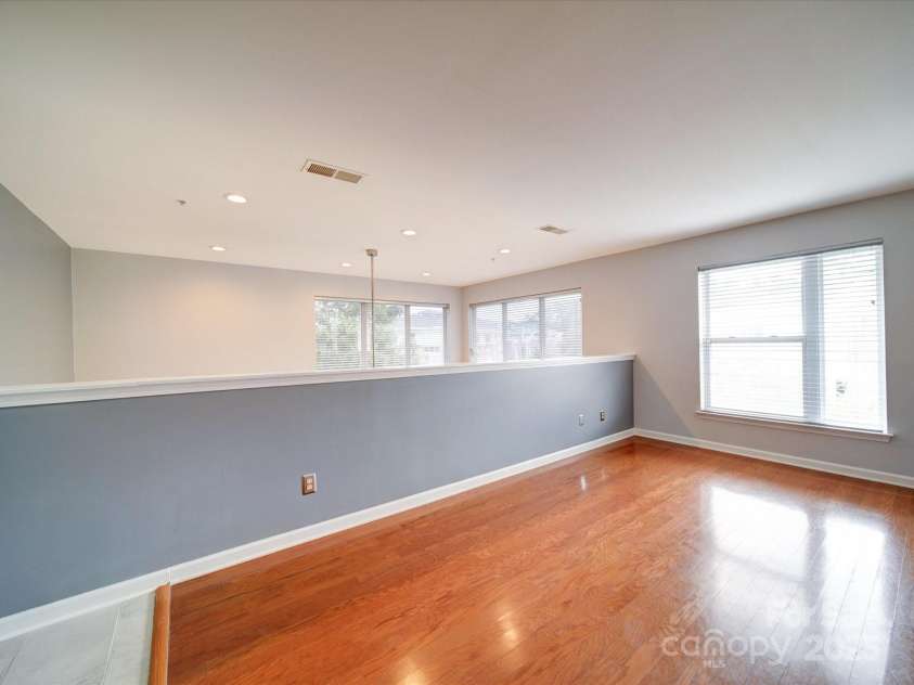 650 Raphael Place, Charlotte, NC 28205.  MLS# CAR4248746, YatesRealty ID 14727. 