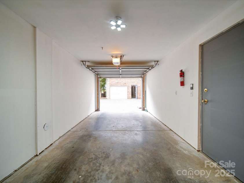 650 Raphael Place, Charlotte, NC 28205.  MLS# CAR4248746, YatesRealty ID 14727. 