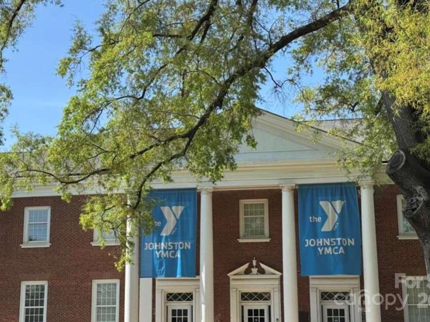 650 Raphael Place, Charlotte, NC 28205.  MLS# CAR4248746, YatesRealty ID 14727. 