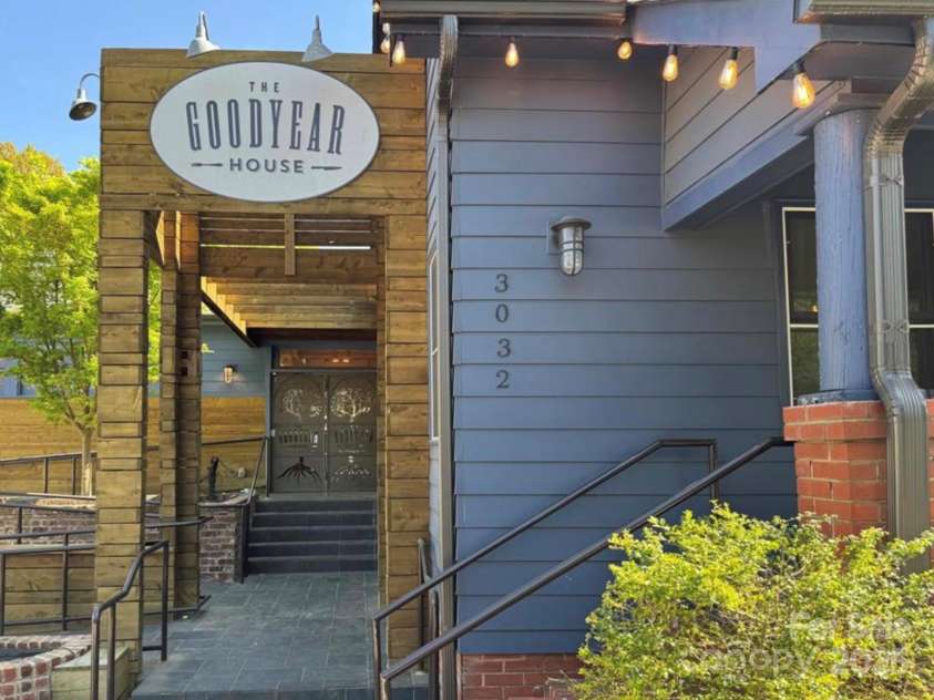 650 Raphael Place, Charlotte, NC 28205.  MLS# CAR4248746, YatesRealty ID 14727. 