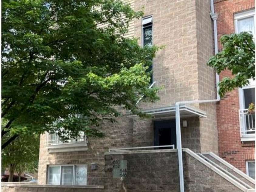 650 Raphael Place, Charlotte, NC 28205.  MLS# CAR4248746, YatesRealty ID 14727. 