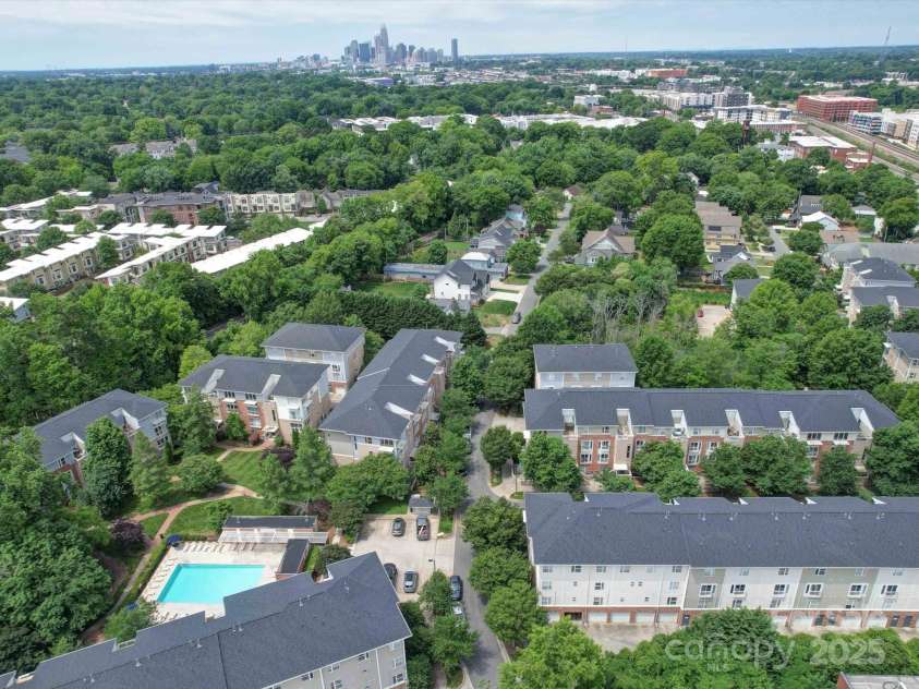 650 Raphael Place, Charlotte, NC 28205.  MLS# CAR4248746, YatesRealty ID 14727. 