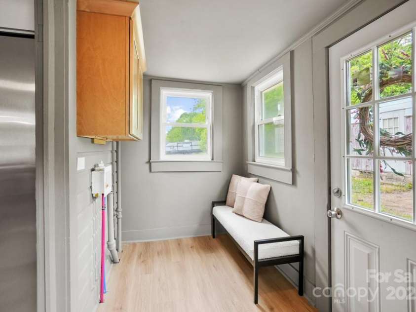 1000 Oakshade Avenue, Kannapolis, NC 28083.  MLS# CAR4256703, YatesRealty ID 14728. Laundry Room