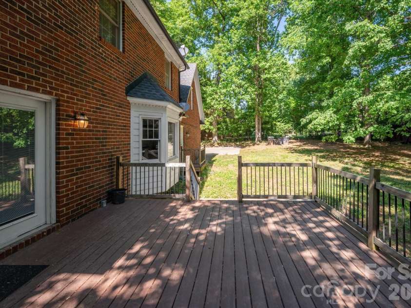 8149 Shannon Woods Lane, Matthews, NC 28104.  MLS# CAR4371130, YatesRealty ID 14728. Deck