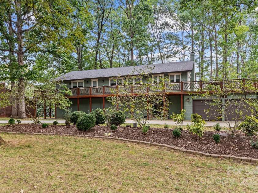 258 Crystal Circle, Mooresville, NC 28117.  MLS# CAR4311806, YatesRealty ID 14729. 