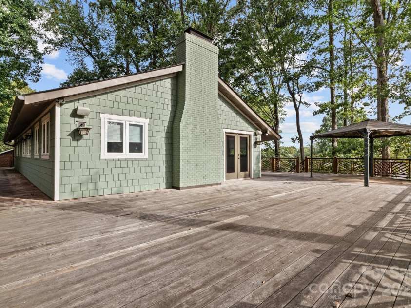 258 Crystal Circle, Mooresville, NC 28117.  MLS# CAR4311806, YatesRealty ID 14729. 