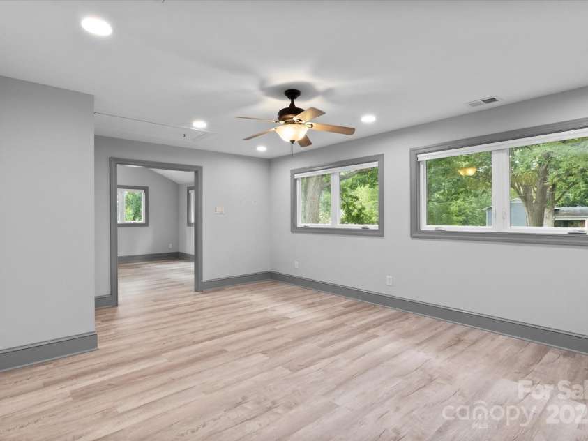 258 Crystal Circle, Mooresville, NC 28117.  MLS# CAR4311806, YatesRealty ID 14729. 