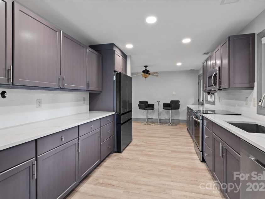 258 Crystal Circle, Mooresville, NC 28117.  MLS# CAR4311806, YatesRealty ID 14729. 