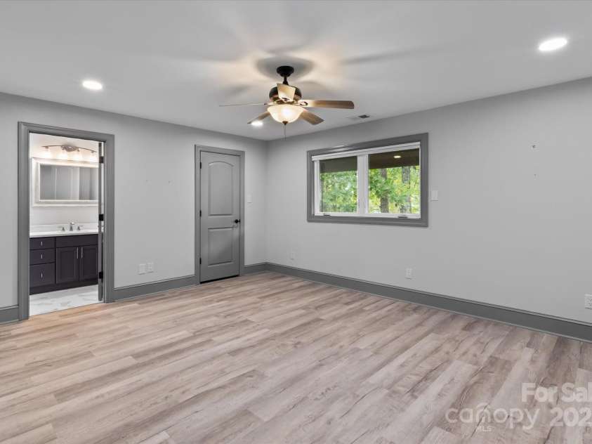 258 Crystal Circle, Mooresville, NC 28117.  MLS# CAR4311806, YatesRealty ID 14729. 