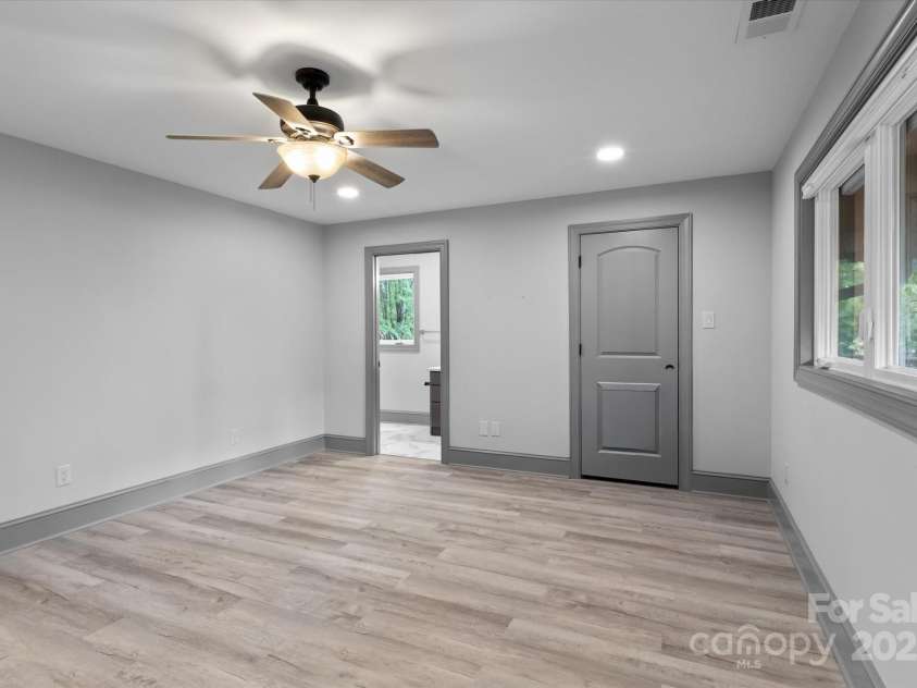 258 Crystal Circle, Mooresville, NC 28117.  MLS# CAR4311806, YatesRealty ID 14729. 