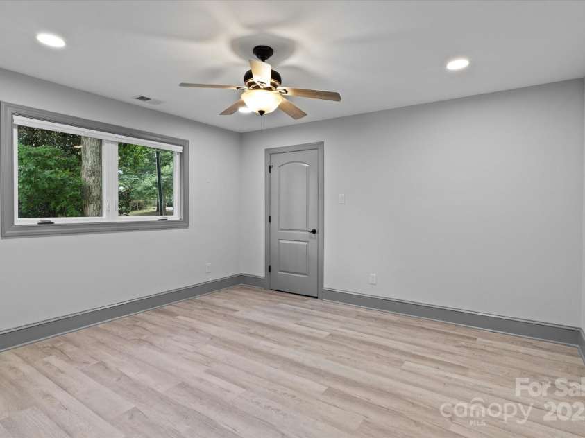 258 Crystal Circle, Mooresville, NC 28117.  MLS# CAR4311806, YatesRealty ID 14729. 