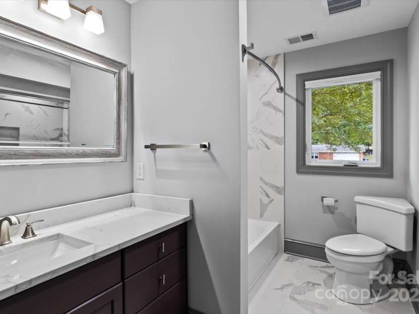 258 Crystal Circle, Mooresville, NC 28117.  MLS# CAR4311806, YatesRealty ID 14729. 