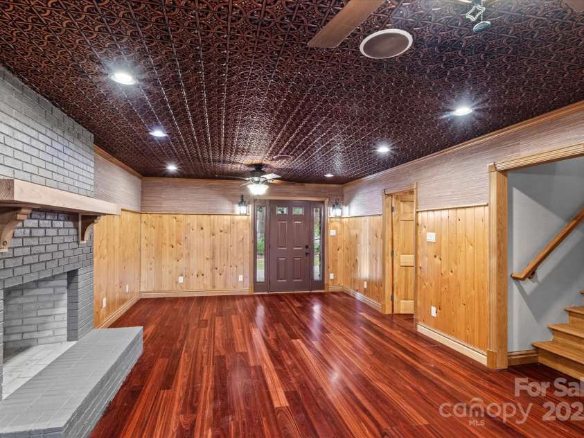 258 Crystal Circle, Mooresville, NC 28117.  MLS# CAR4311806, YatesRealty ID 14729. 