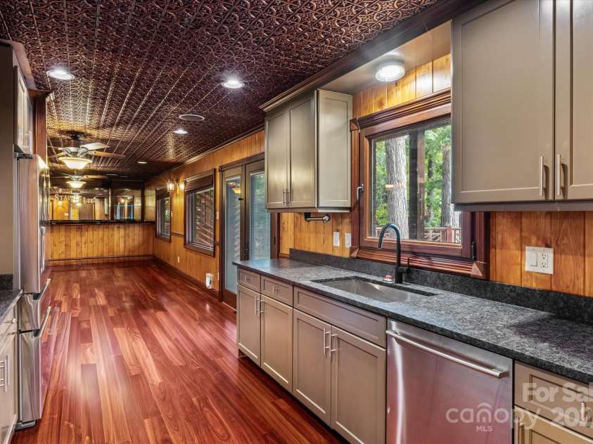 258 Crystal Circle, Mooresville, NC 28117.  MLS# CAR4311806, YatesRealty ID 14729. 