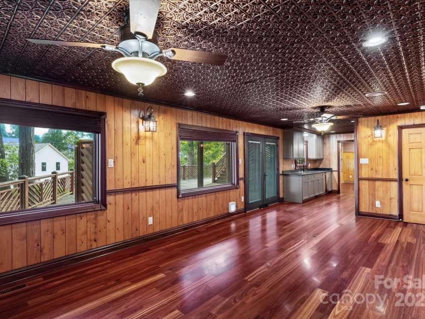 258 Crystal Circle, Mooresville, NC 28117.  MLS# CAR4311806, YatesRealty ID 14729. 